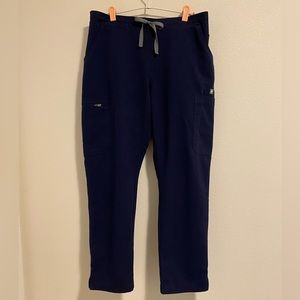 Figs Yola skinny scrub pants. Medium, petite length.